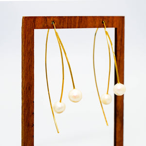 pearl and gold hanging bridal earring 